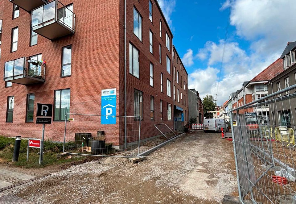 Klostergade lukker for biler i fem dage – p-kælder bliver utilgængelig